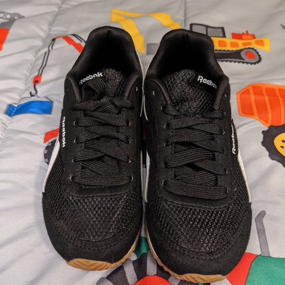 Classic Reeboks - Picture 2 of 5